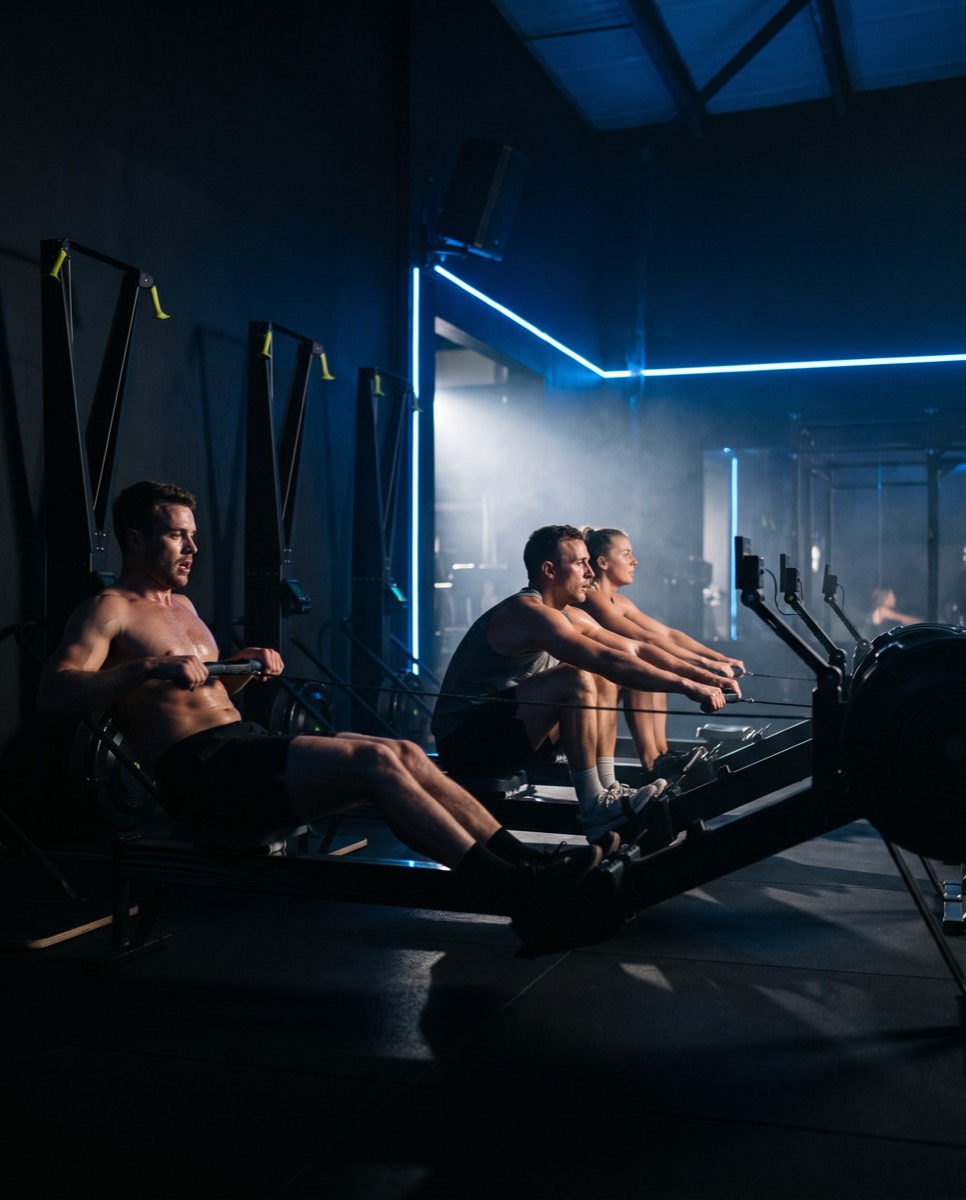 Atletas entrenando en remoergómetros Concept2